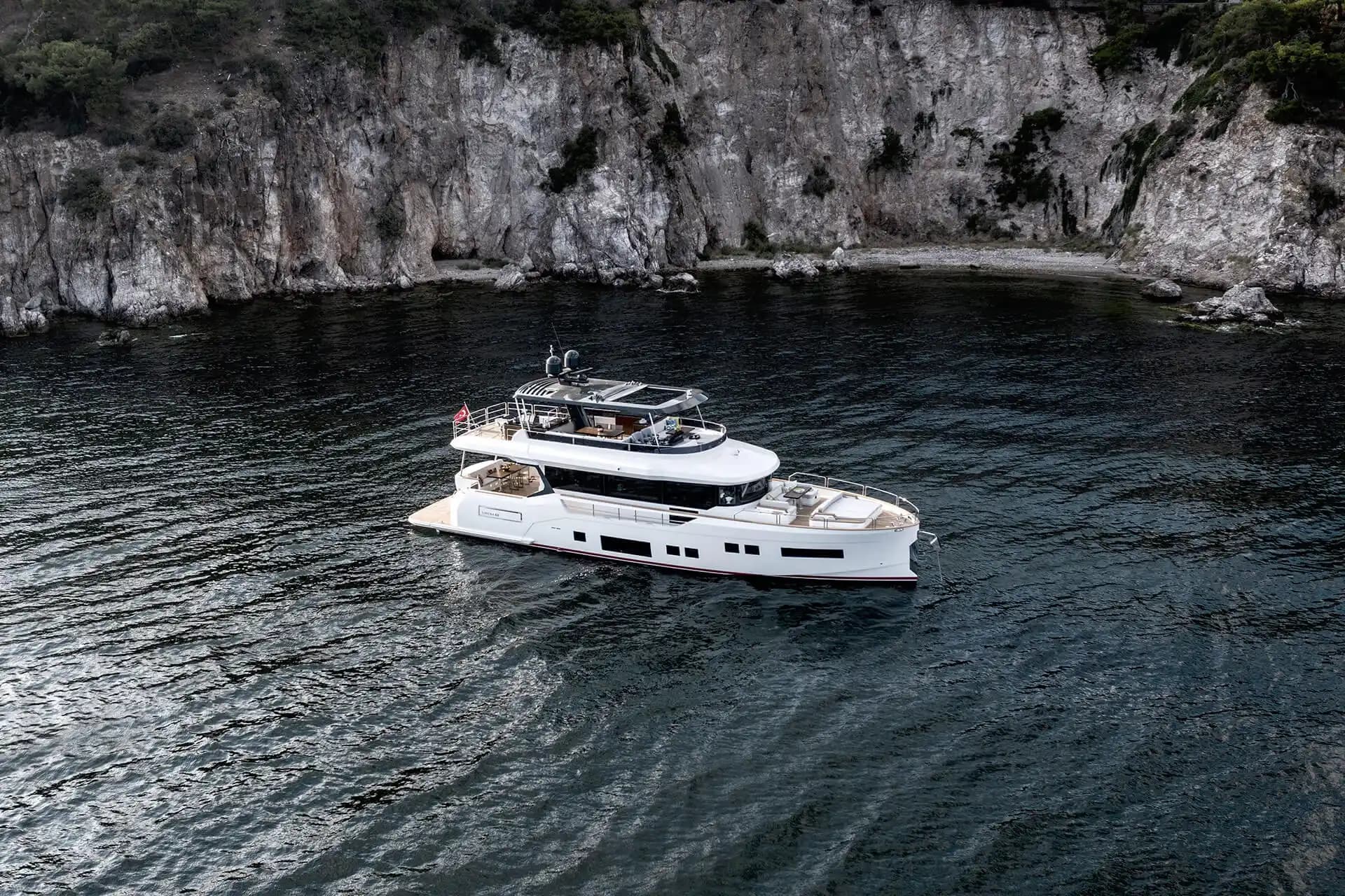 2025 Sirena 68 for Sale in Florida City, Florida Center Console 2
